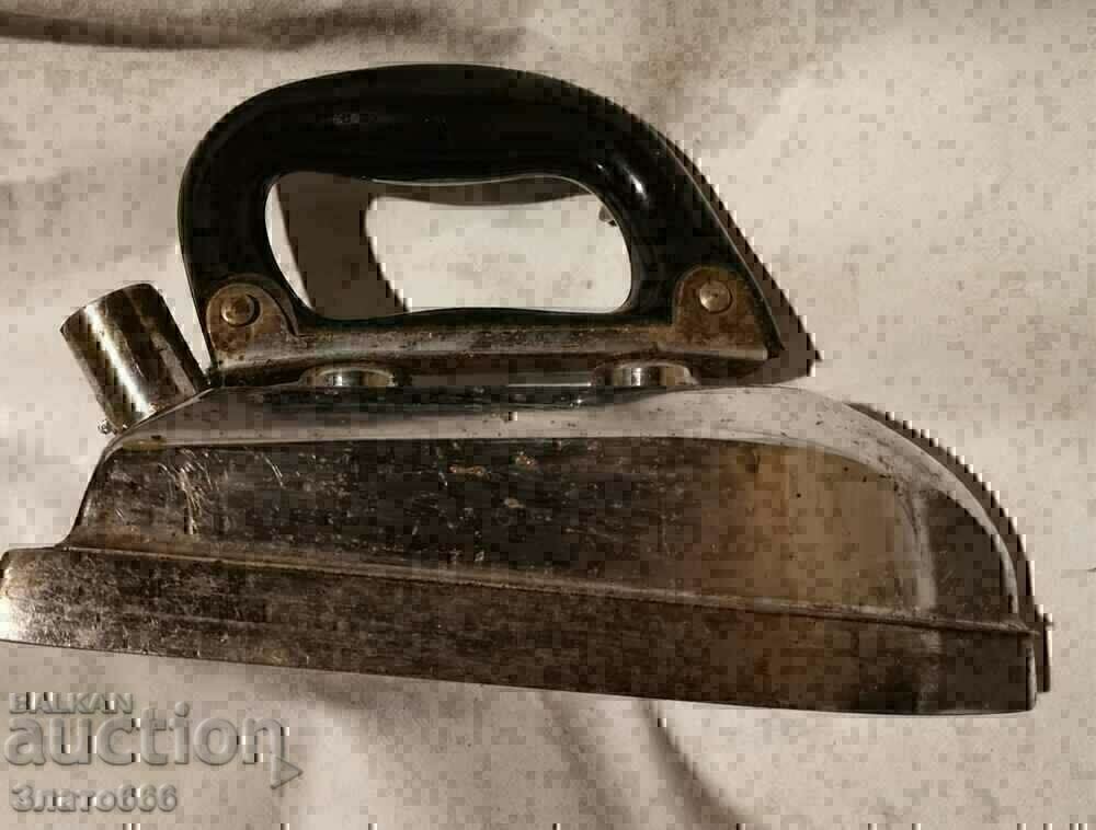 old iron with price € 2.56 | 5.01 BGN old iron with price € 2.56 | 5.01 BGN