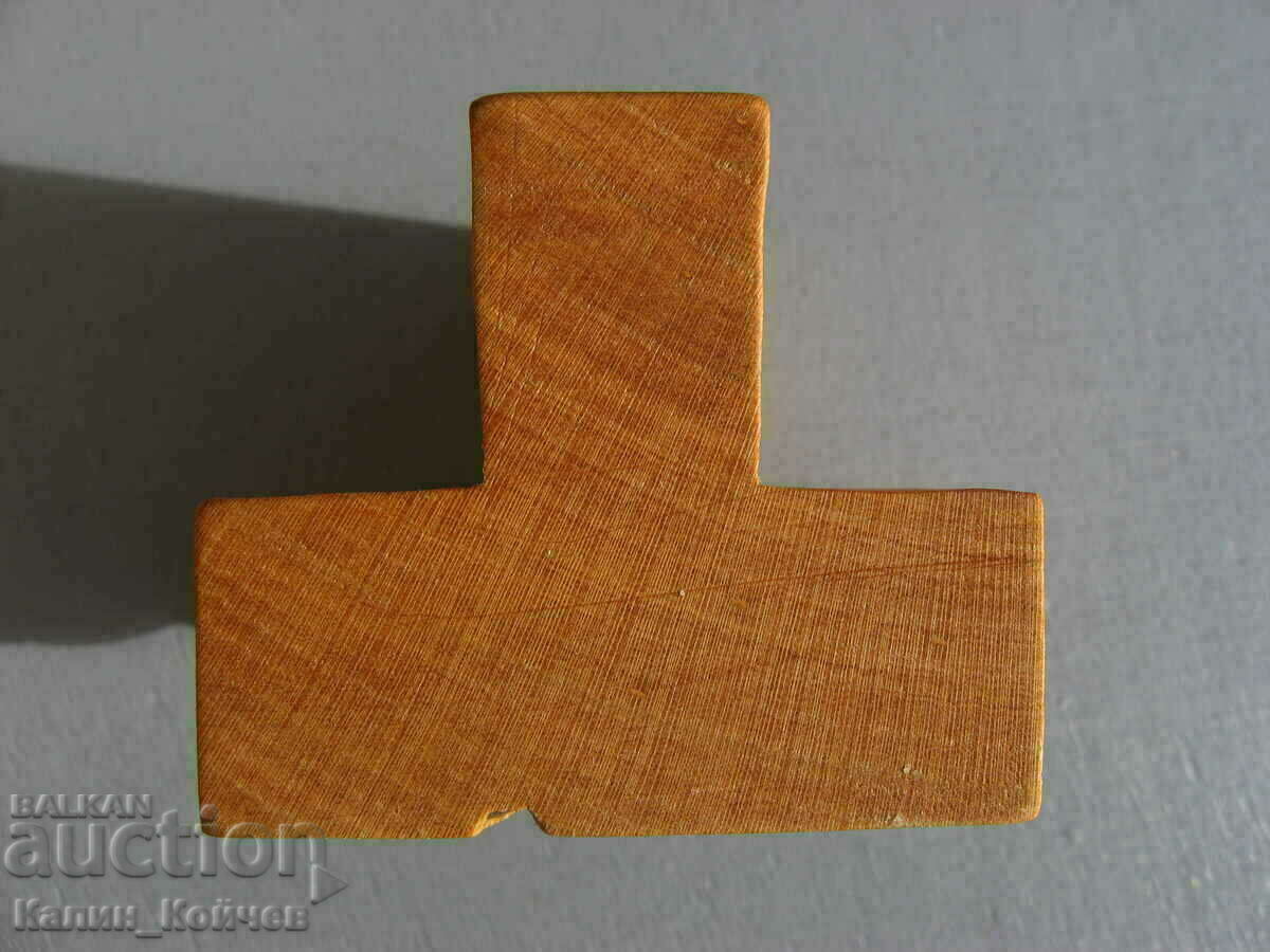 Auction Wooden bread stamp Auction Wooden bread stamp