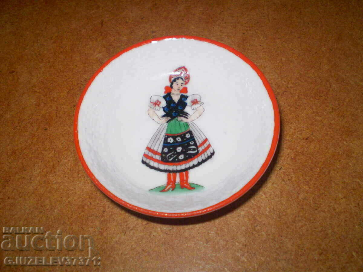 19th Century Small Painted Plate Porcelain HEREND HVNGARIA with price 85.00 BGN | € 43.46 19th Century Small Painted Plate Porcelain HEREND HVNGARIA with price 85.00 BGN | € 43.46