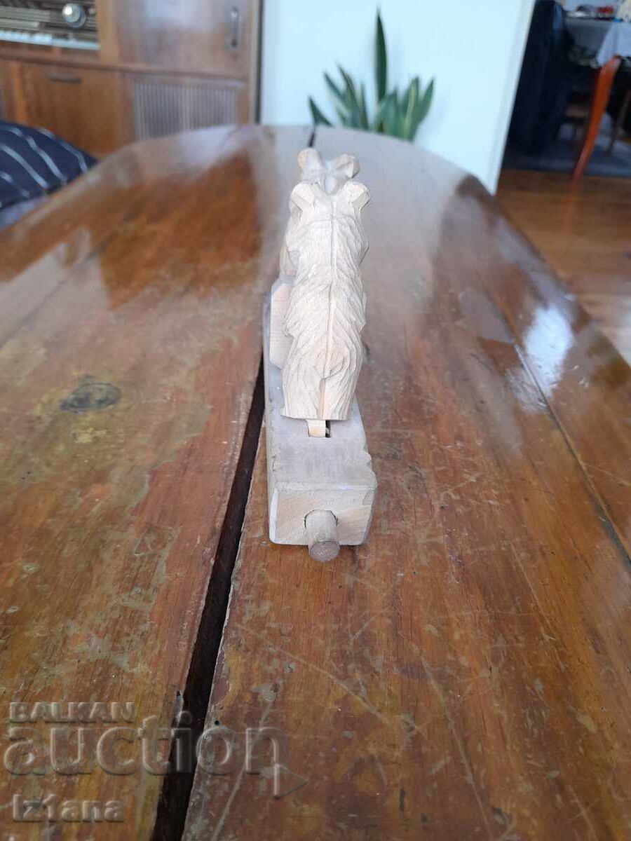 An old wooden toy with price 40.00 BGN | € 20.45 An old wooden toy with price 40.00 BGN | € 20.45