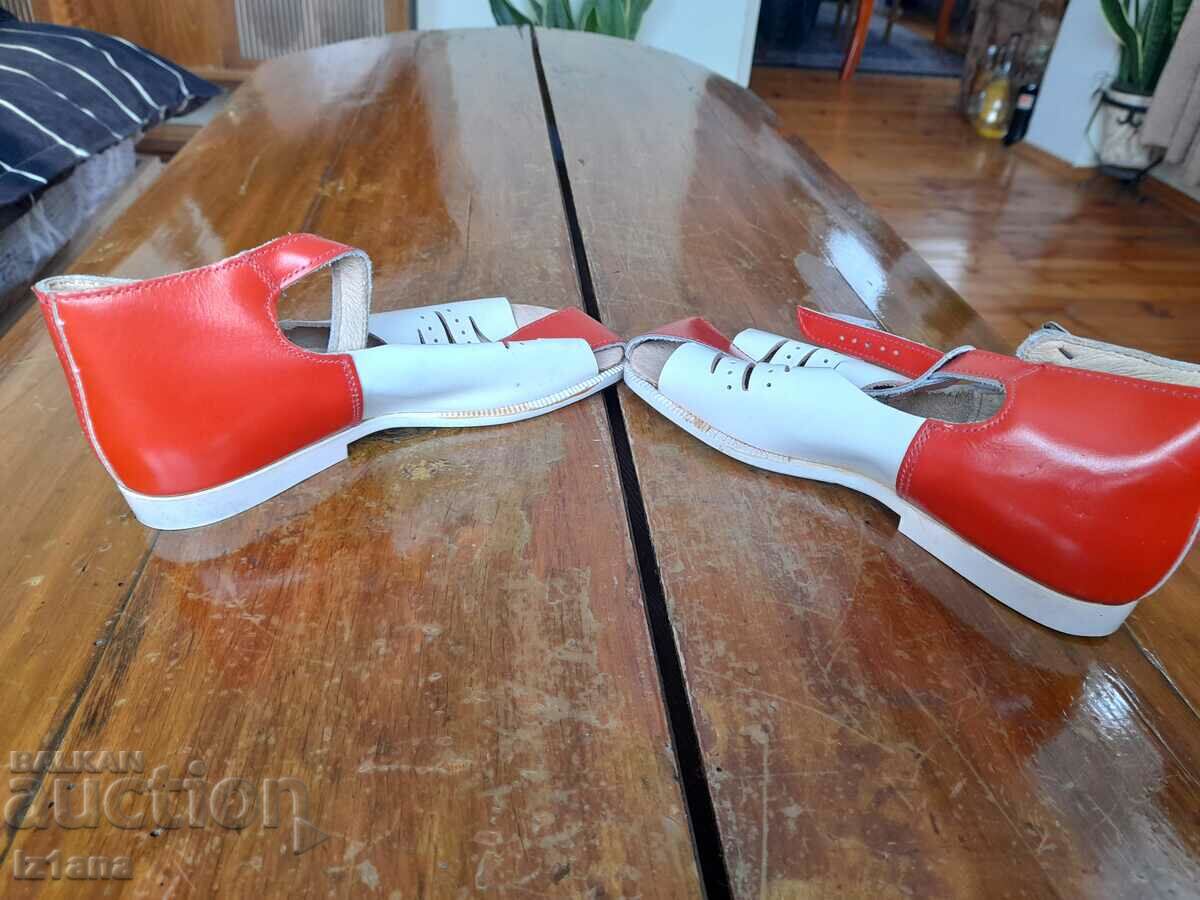 Licitație încălțămintea pentru copii bătrâni