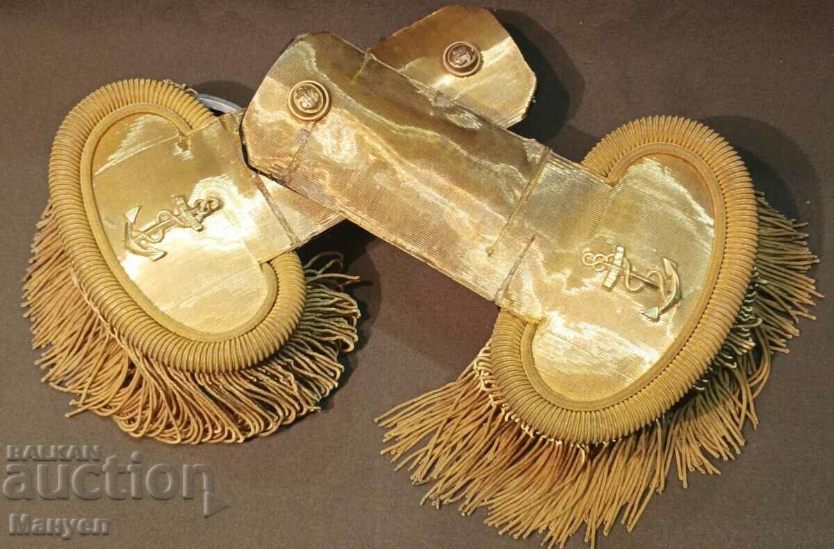 Auction I am selling old naval officer epaulettes. Auction I am selling old naval officer epaulettes.