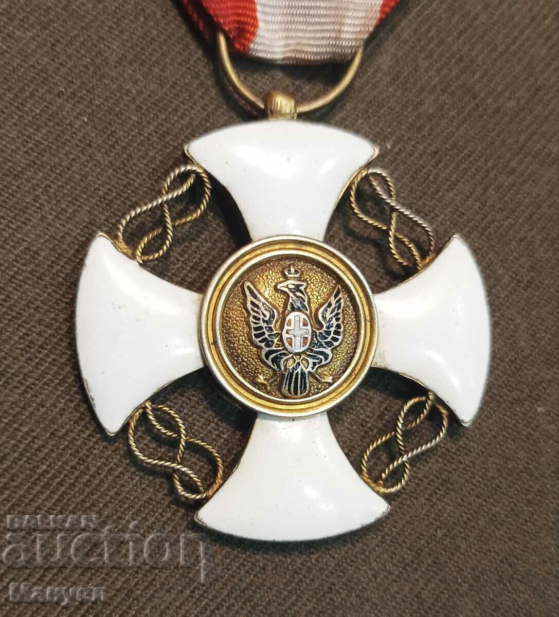 Auction  "Order of the Crown" 5th century, gold with box.