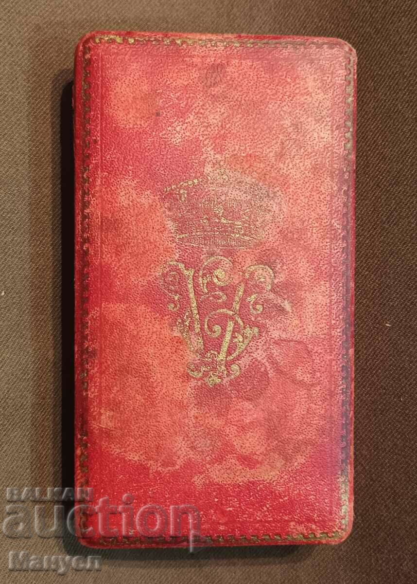 "Order of the Crown" 5th century, gold with box. - 5