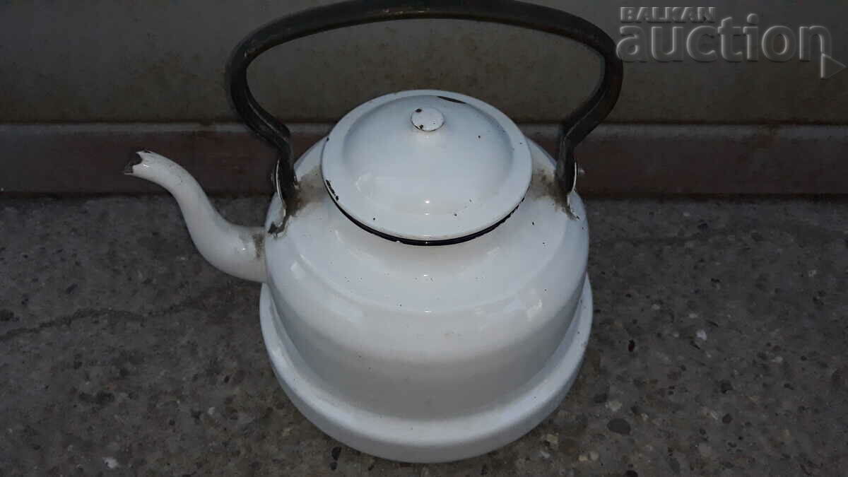 Delivery of retro vintage primitive kettle OBORISHTE 1966 Delivery of retro vintage primitive kettle OBORISHTE 1966