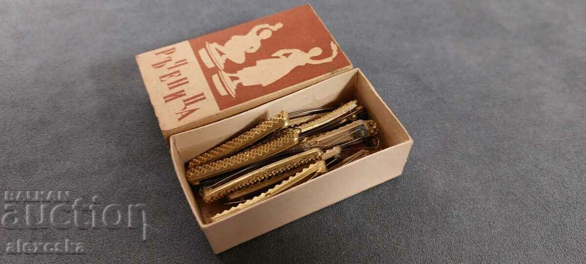 Soc set of hair clips with price 14.00 BGN | € 7.16 Soc set of hair clips with price 14.00 BGN | € 7.16