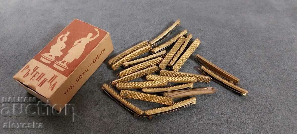 Auction Soc set of hair clips Auction Soc set of hair clips