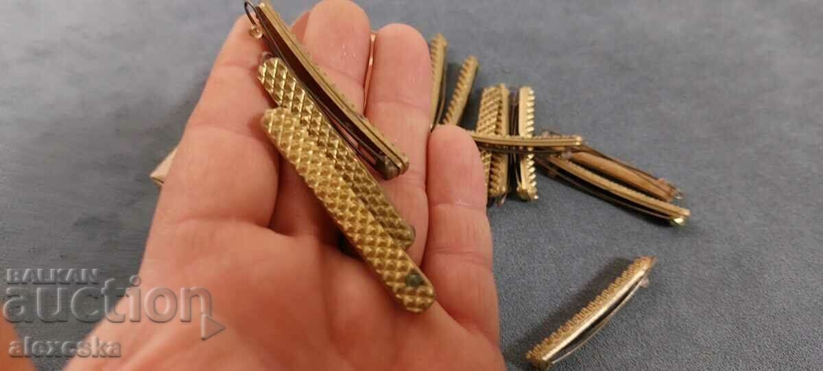 Soc set of hair clips - 6 Soc set of hair clips - 6