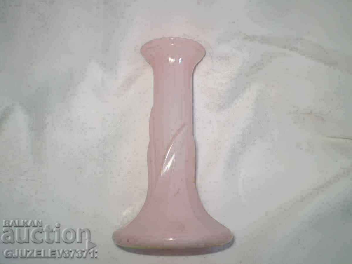 Delivery of 19th Century A Rare Vase With Hard To Find Shape Rose Glass Delivery of 19th Century A Rare Vase With Hard To Find Shape Rose Glass