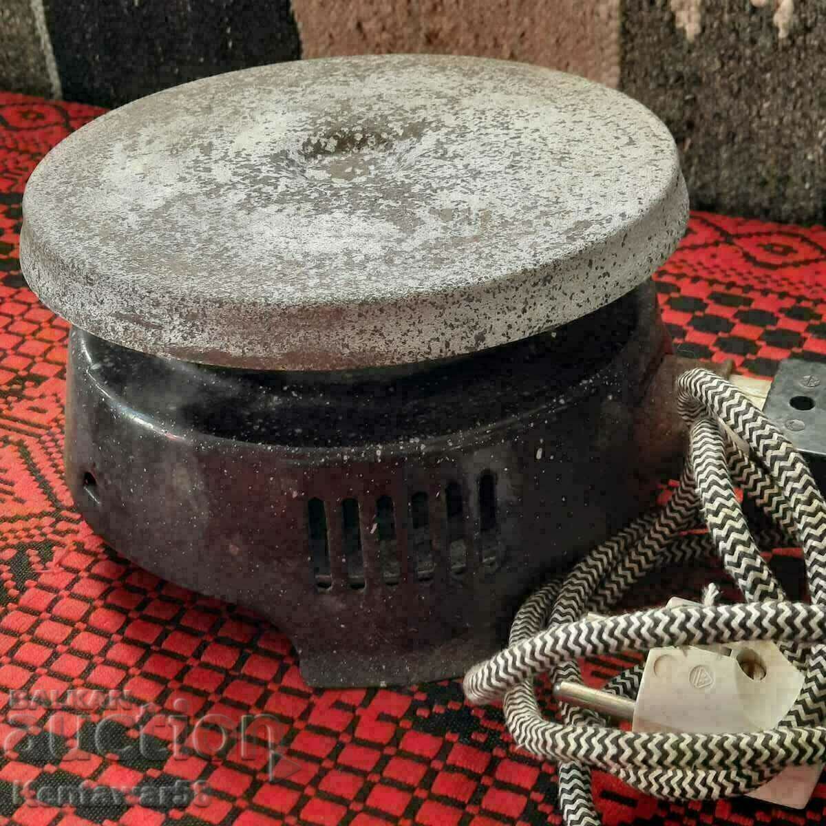 Working electric stove 1990 with price 18.00 BGN | € 9.20 Working electric stove 1990 with price 18.00 BGN | € 9.20