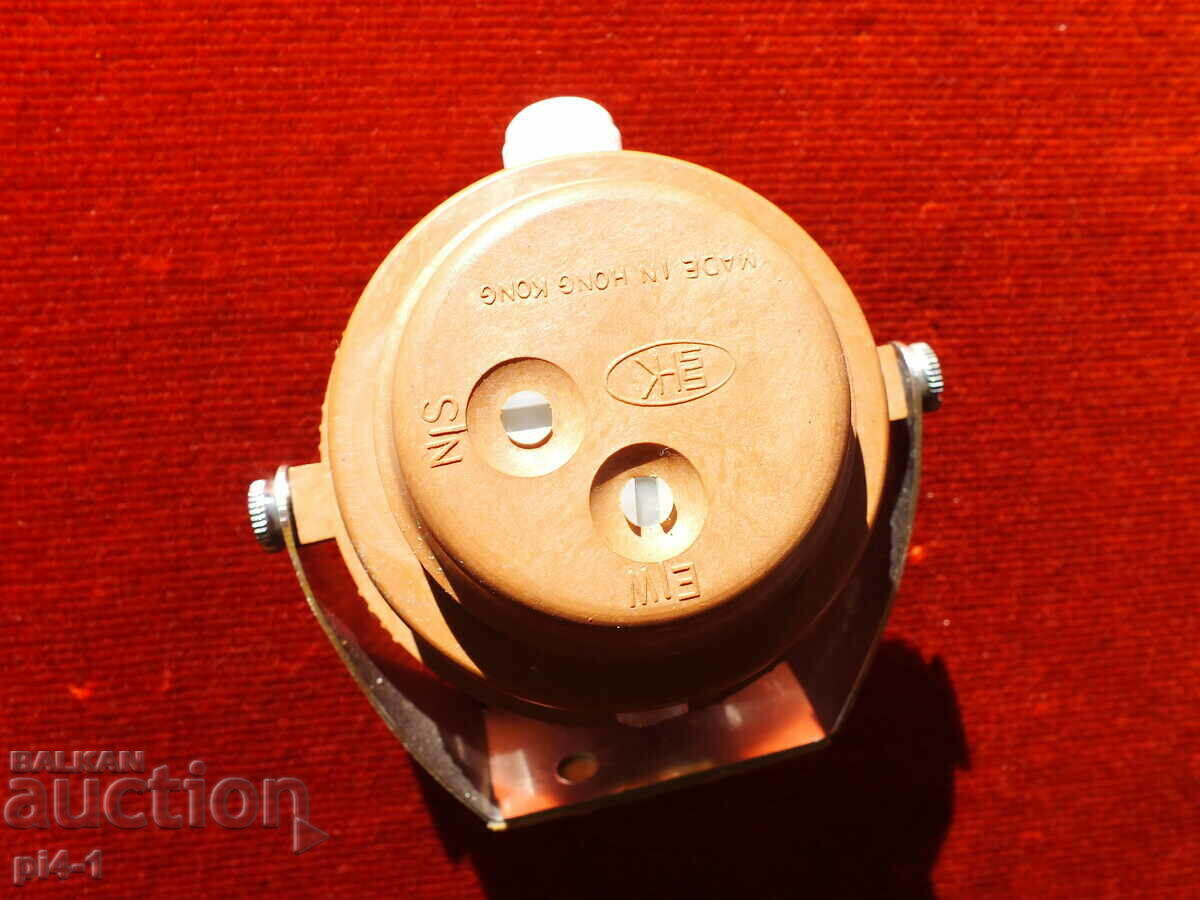 Old compass with price 30.00 BGN | € 15.34 Old compass with price 30.00 BGN | € 15.34