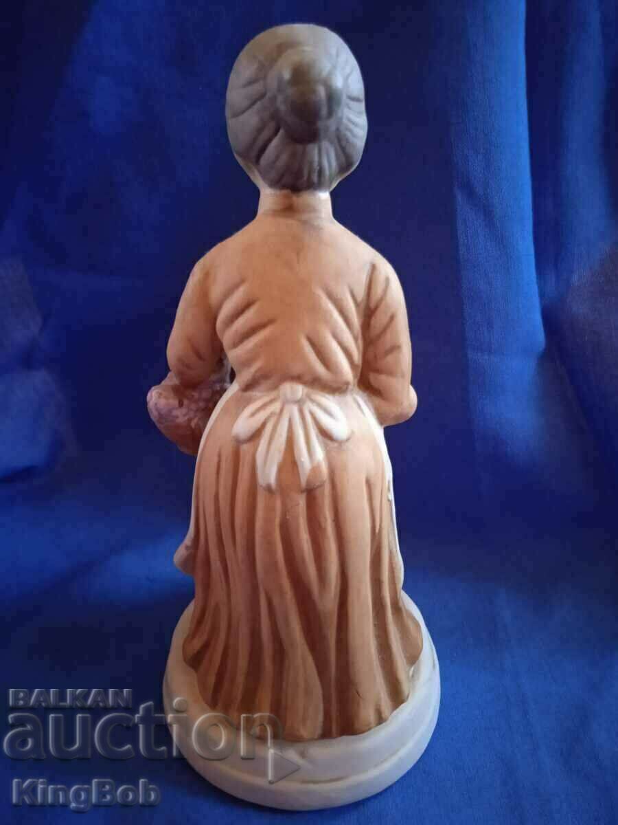 Auction EXCELLENT PORCELAIN FIGURE "GRANDMA COLLECTING HERBS" Auction EXCELLENT PORCELAIN FIGURE "GRANDMA COLLECTING HERBS"