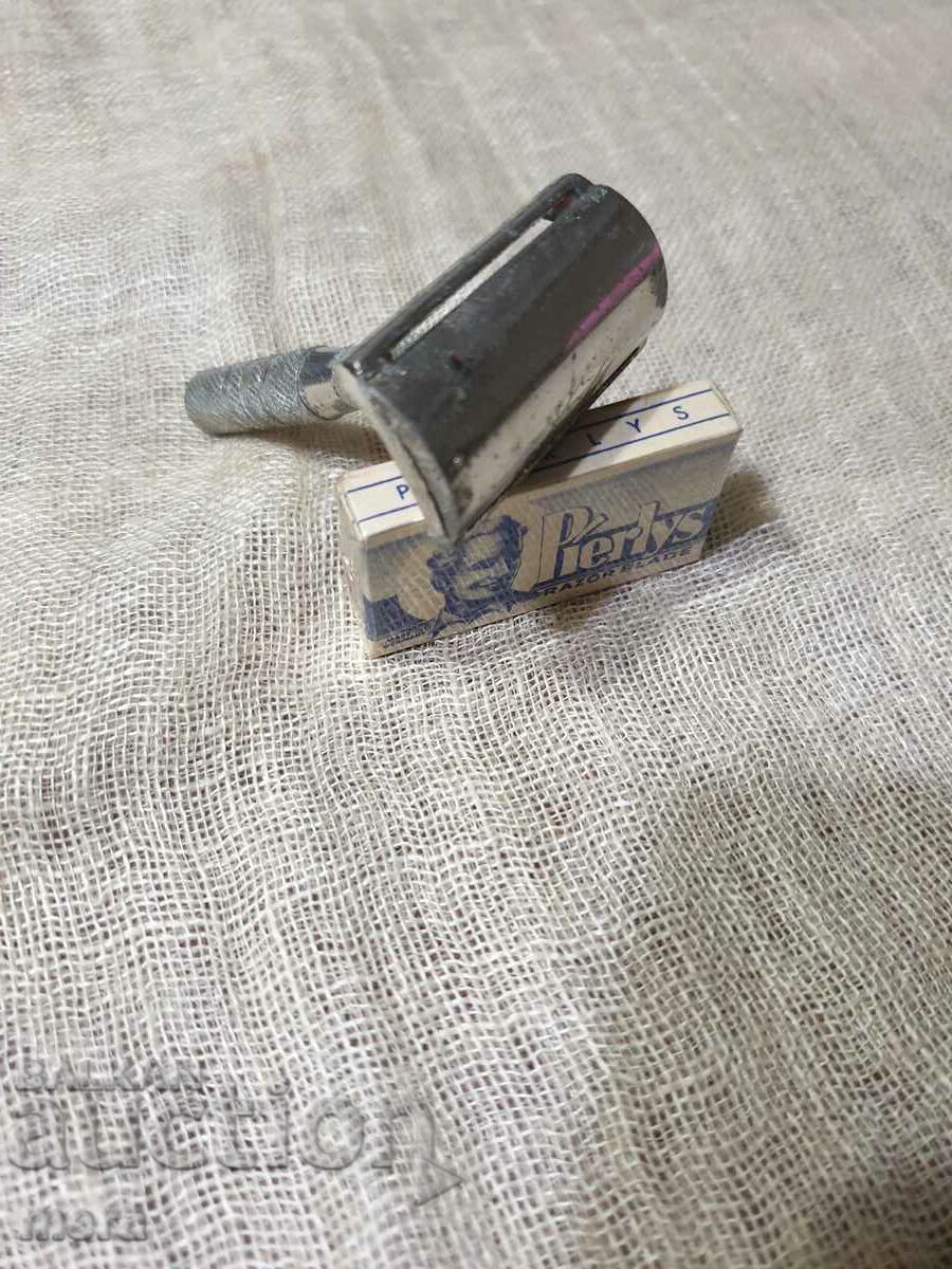 Auction Old retro razor with stack blades Auction Old retro razor with stack blades