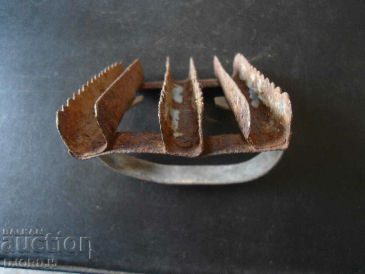 Auction Old tool Auction Old tool