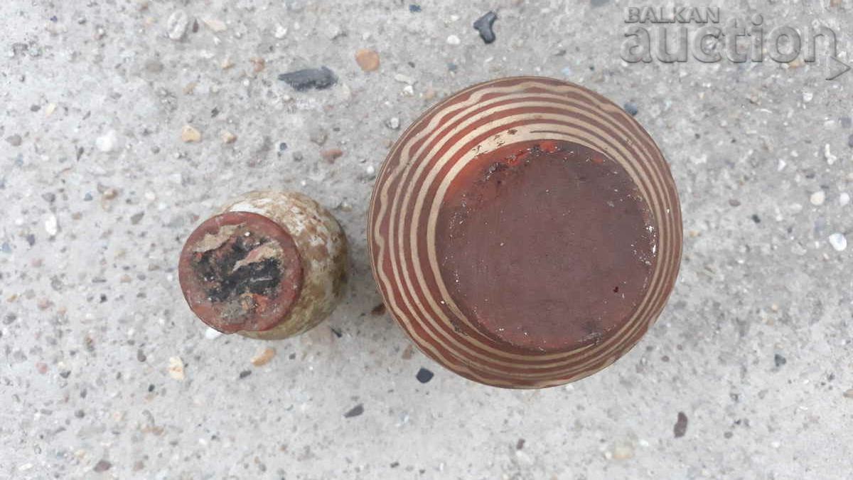 Delivery of lot of two antique pots for Napoleon pendari gold coins