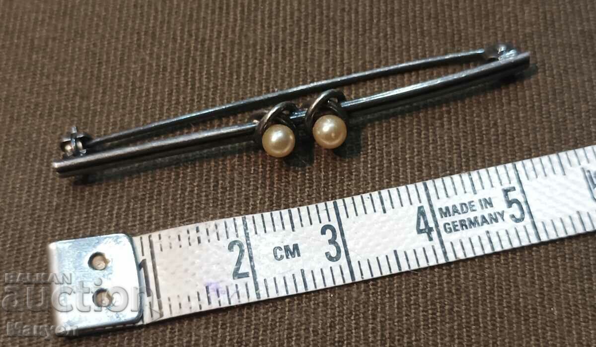 Auction Beautiful antique silver brooch with two pearls. Auction Beautiful antique silver brooch with two pearls.