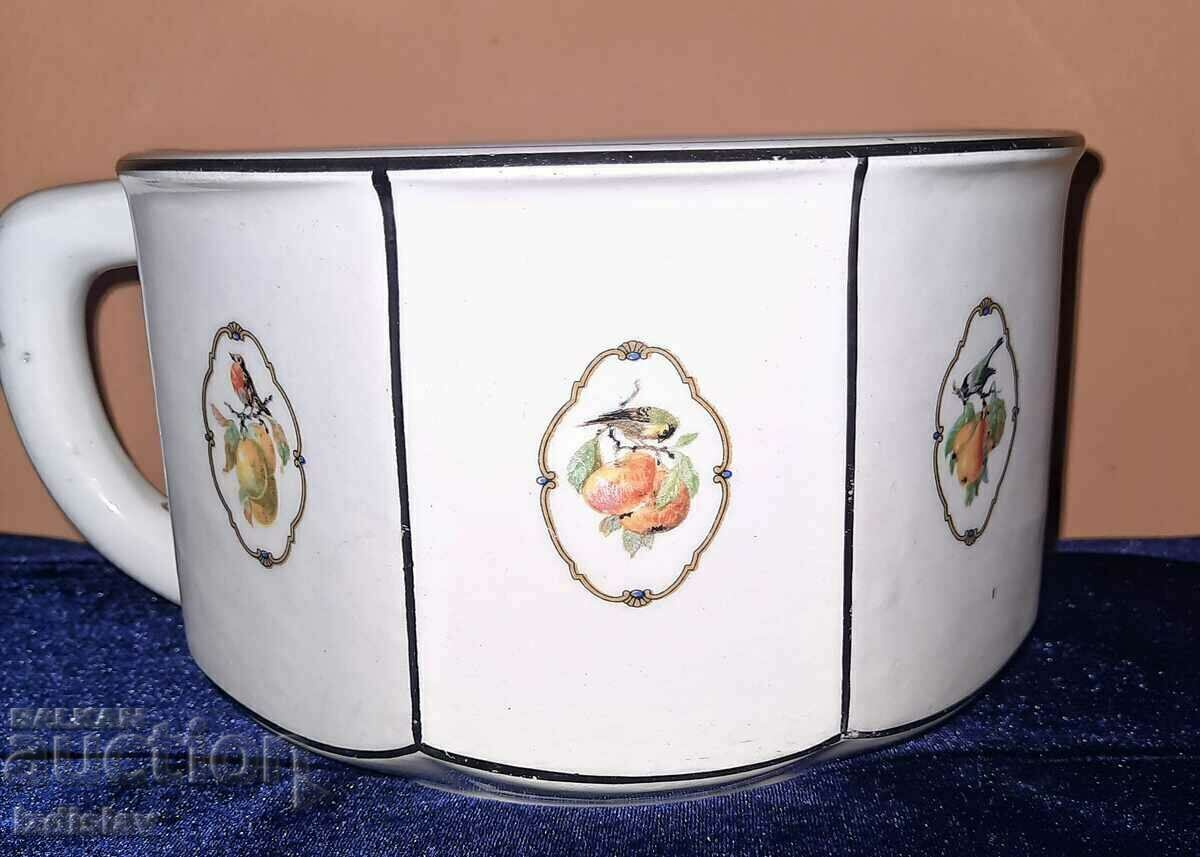 Porcelain night pot with price 80.00 BGN | € 40.90 Porcelain night pot with price 80.00 BGN | € 40.90