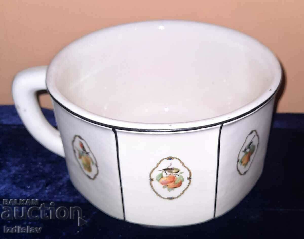 Porcelain night pot Porcelain night pot