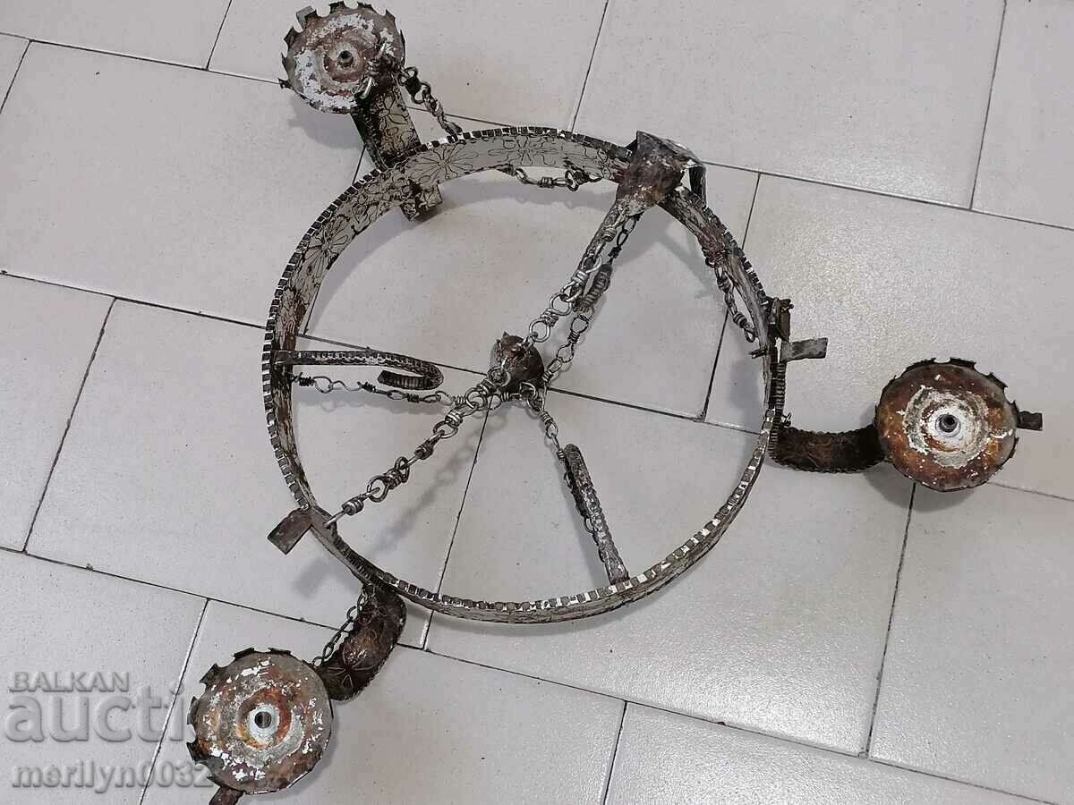 Delivery of Old wrought iron engraved chandelier lamp without lampshade Delivery of Old wrought iron engraved chandelier lamp without lampshade