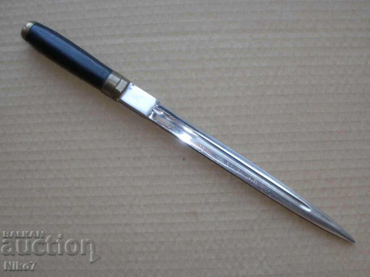 Kortik with price 119.99 BGN | € 61.35 Kortik with price 119.99 BGN | € 61.35