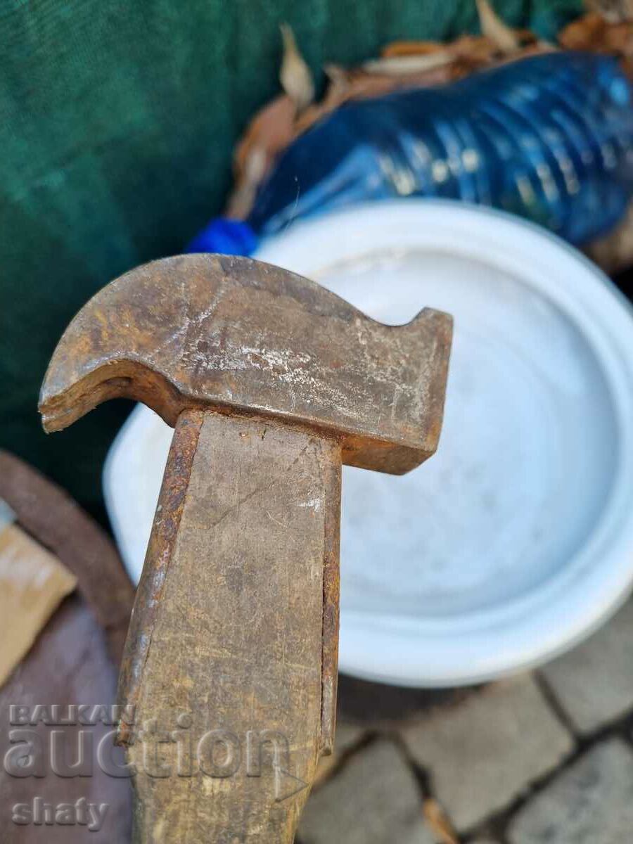 Delivery of Special hammer. A tool Delivery of Special hammer. A tool