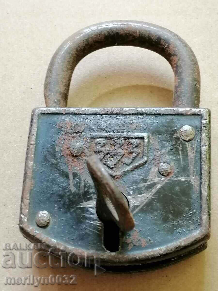 Old padlock with key, suitcase, padlock, latch, lock with price 39.00 BGN | € 19.94