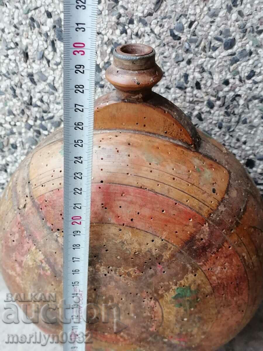 Delivery of Old wooden vase, wooden bucket, wooden beetle