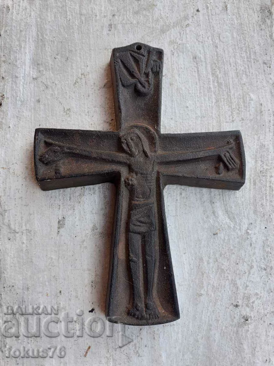 Παλιός σταυρός από χυτοσίδηρο με τιμή 160.00 BGN | € 81.81