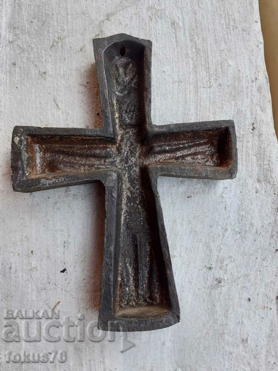 Παράδοση Παλιός σταυρός από χυτοσίδηρο