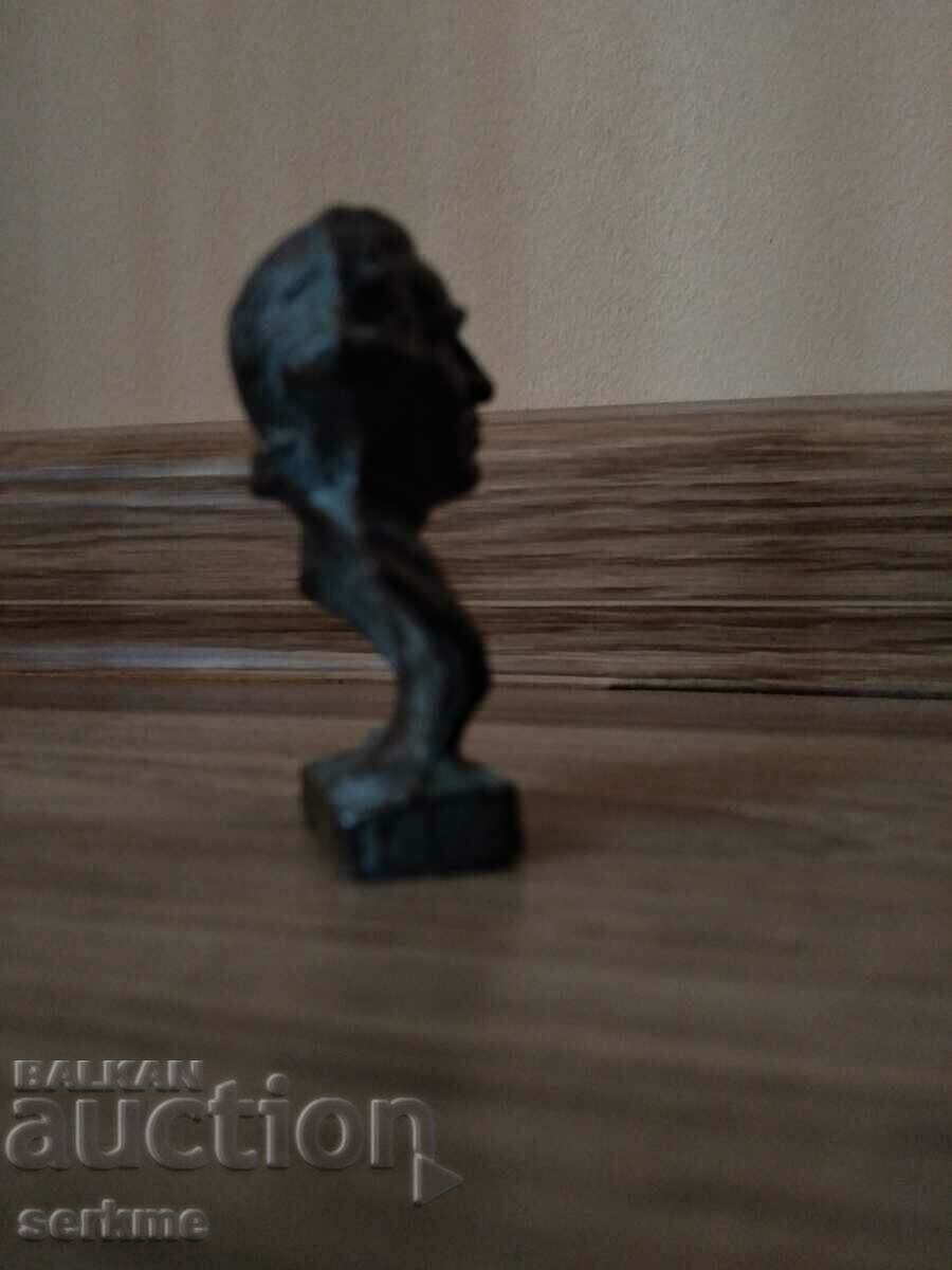 Auction Metal bust Auction Metal bust