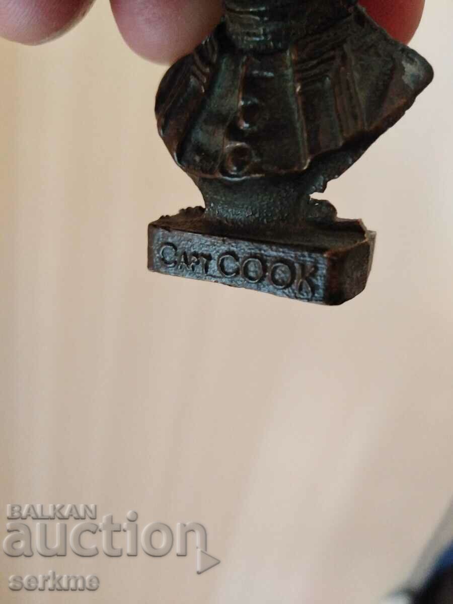 Metal bust - 6 Metal bust - 6