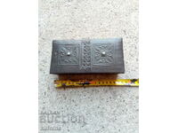 Cutie veche de bijuterii din piele