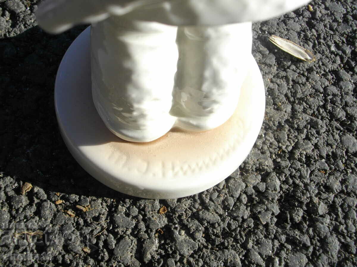 OLD PORCELAIN GOEBEL HUMMEL - 5