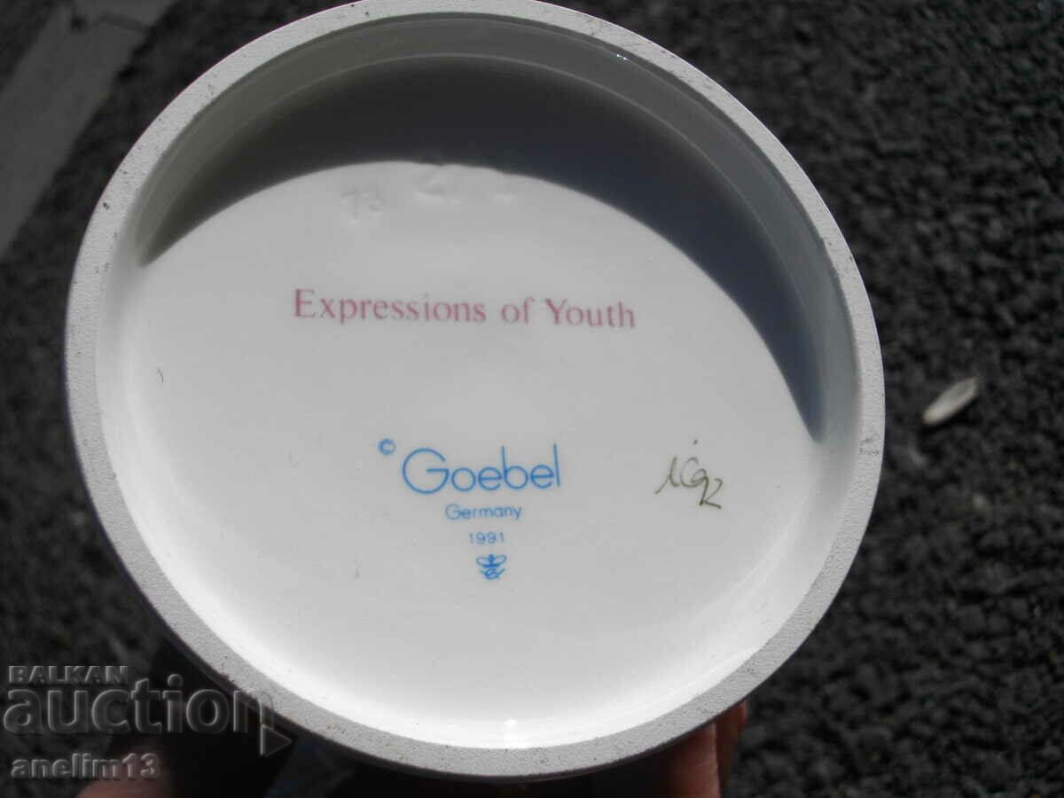 OLD PORCELAIN GOEBEL HUMMEL - 6