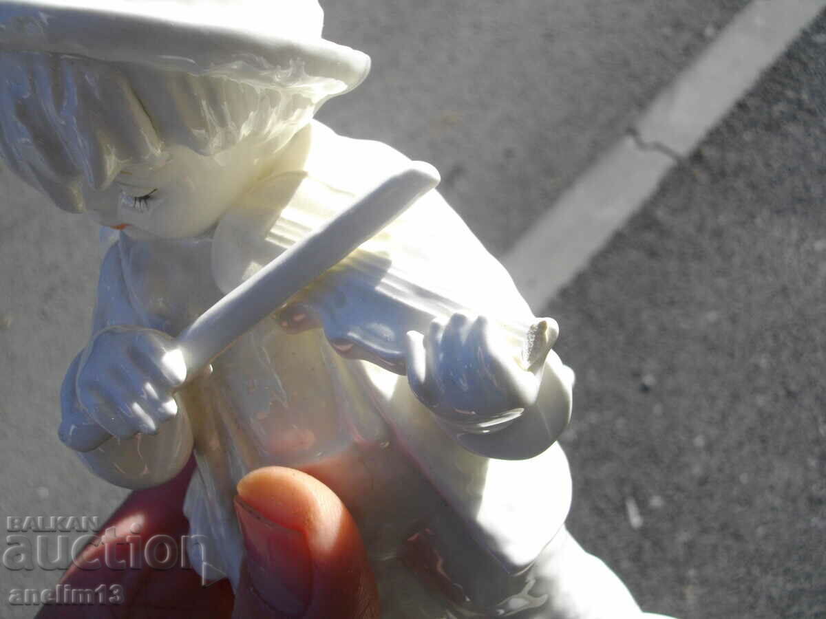 OLD PORCELAIN GOEBEL HUMMEL - 7