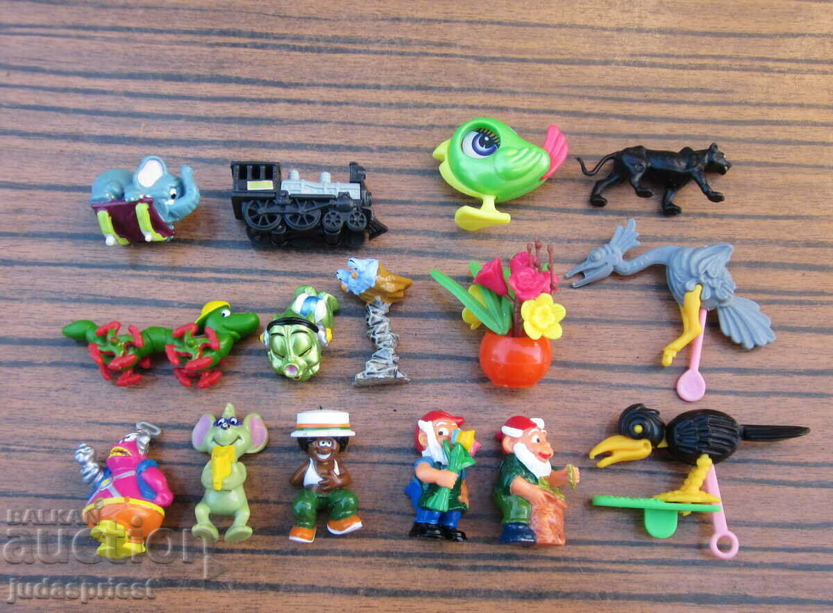 lot of 15 vintage kinder egg toys