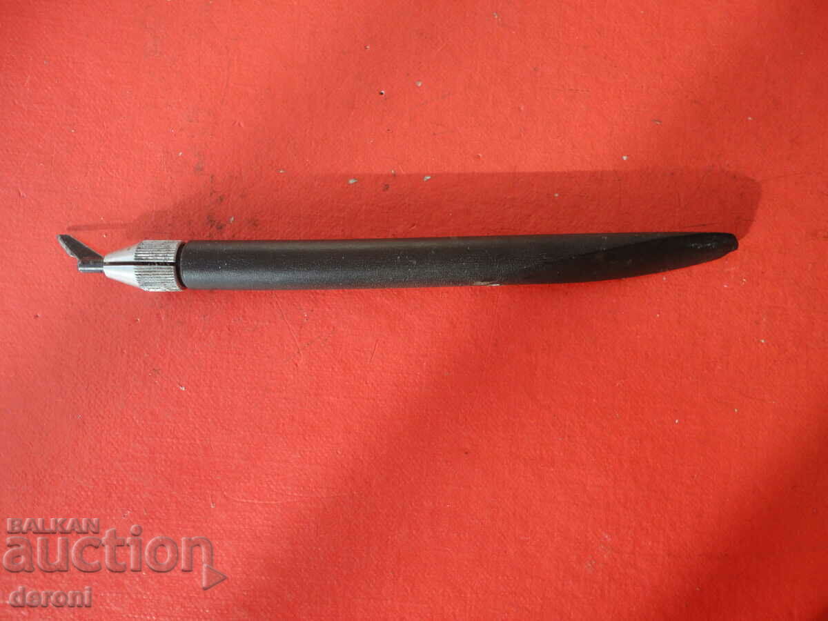Delivery of Antique scalpel blade knife
