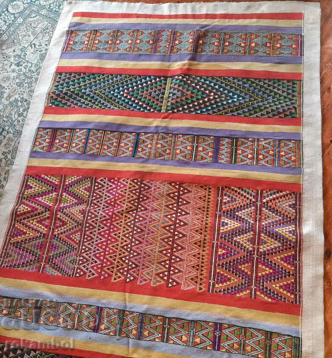 Delivery of A unique hand-woven Moroccan rug Delivery of A unique hand-woven Moroccan rug