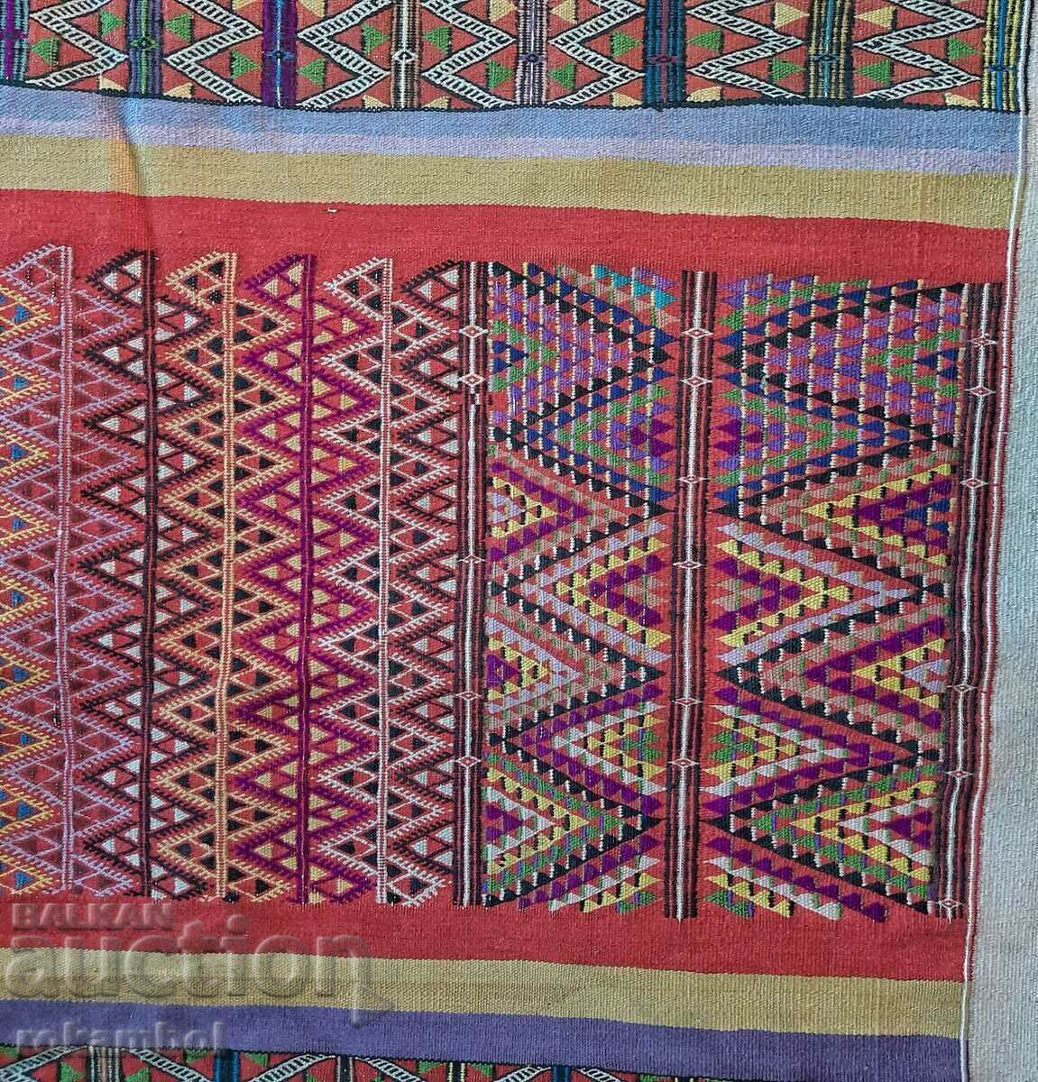 A unique hand-woven Moroccan rug - 7 A unique hand-woven Moroccan rug - 7