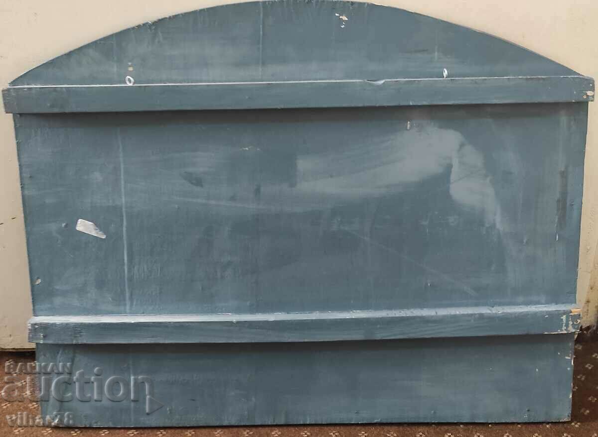 Delivery of Mercedes Benz wooden sign Delivery of Mercedes Benz wooden sign