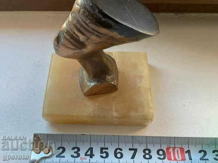 Delivery of Ancient Egyptian Nefertiti Statuette-Bronze and Onyx-1
