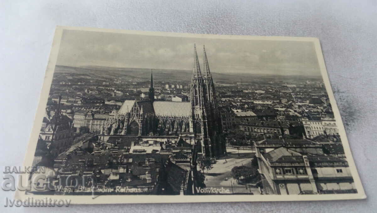 Carte poștală Wien Bliok vom Rathaus. Biserica votivă 1954