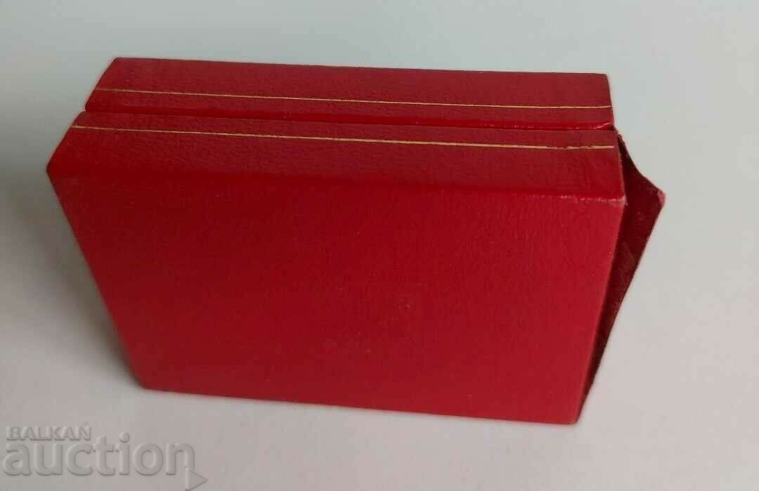 Delivery of OLD BOX JEWELRY BOX JEWELERY SIGN