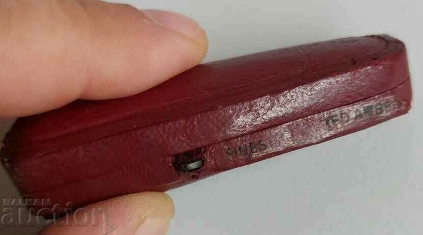 Auction 100 YEAR OLD AMBER CIGARETTE BOX Auction 100 YEAR OLD AMBER CIGARETTE BOX