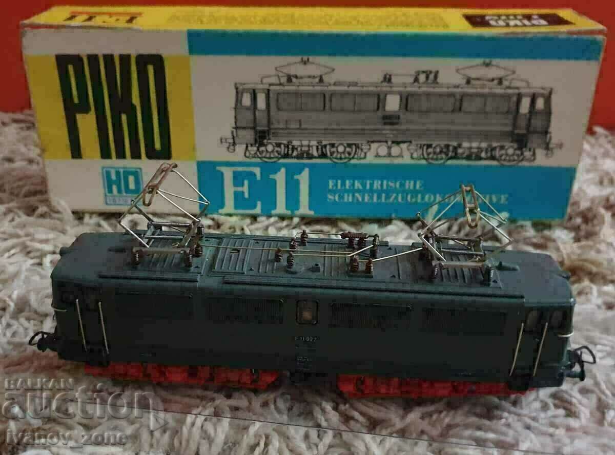 Locomotive Piko HO E11 with price 190.00 BGN | € 97.15 Locomotive Piko HO E11 with price 190.00 BGN | € 97.15