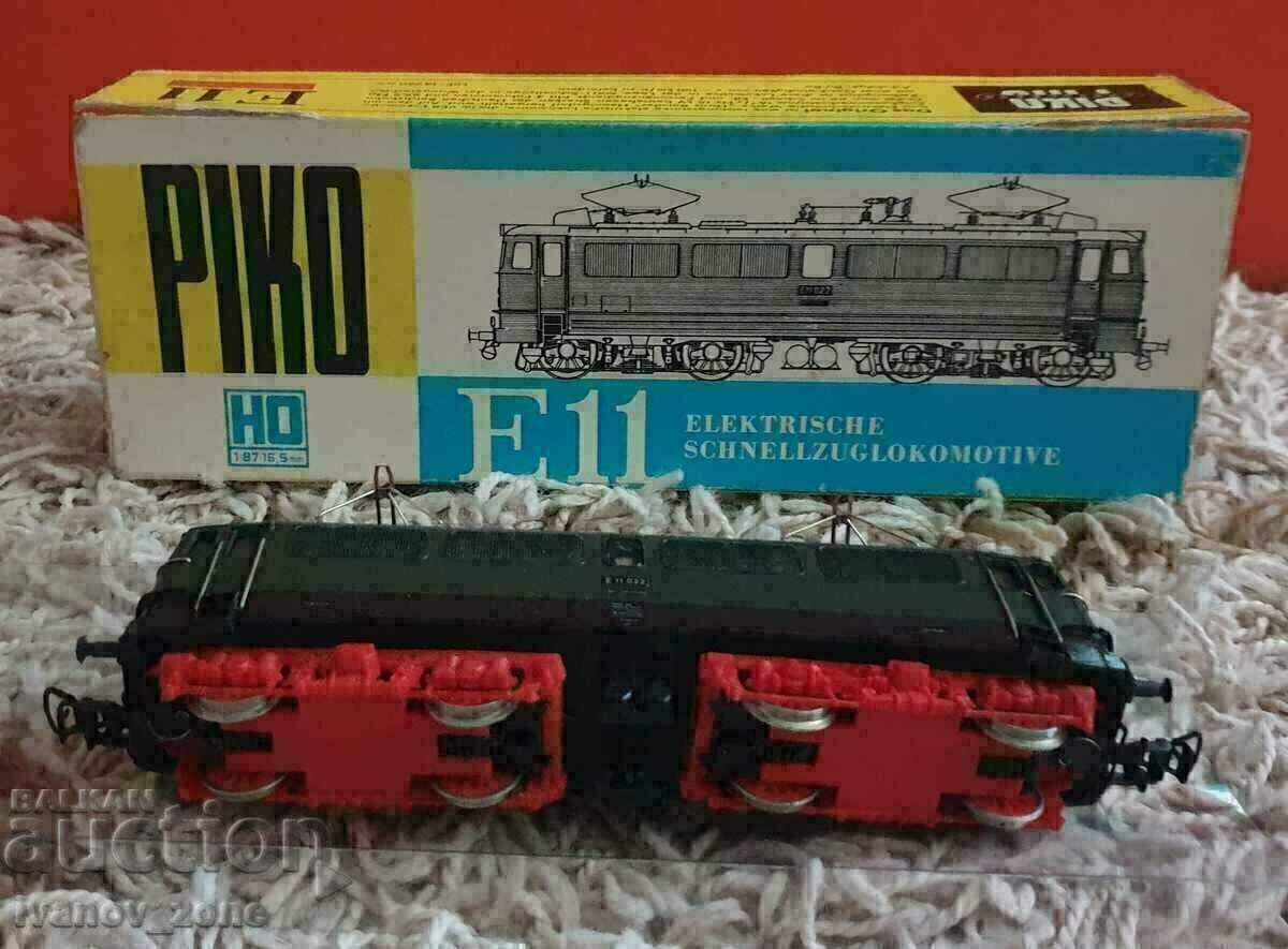 Locomotive Piko HO E11 - 5 Locomotive Piko HO E11 - 5
