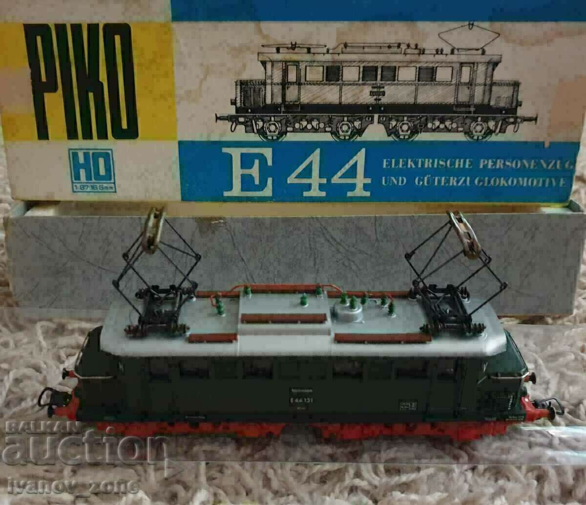 Locomotive Piko HO E44 with price 190.00 BGN | € 97.15 Locomotive Piko HO E44 with price 190.00 BGN | € 97.15