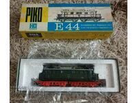 Locomotive Piko HO E44