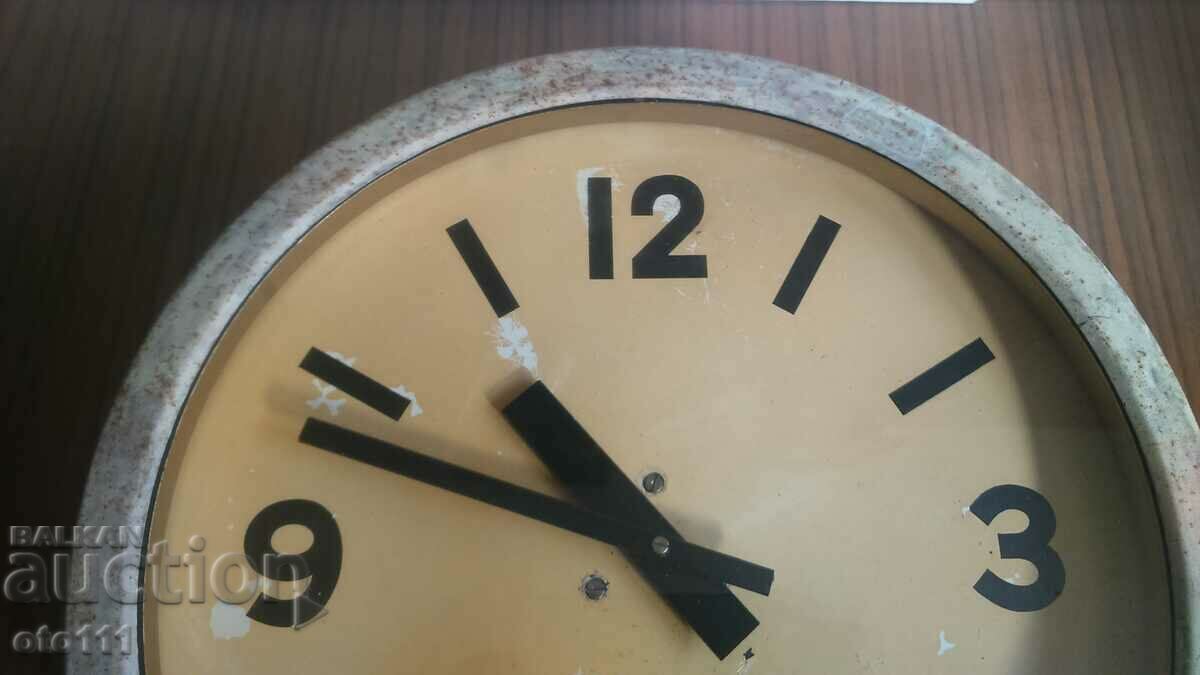 Auction OLD STATION CLOCK Auction OLD STATION CLOCK