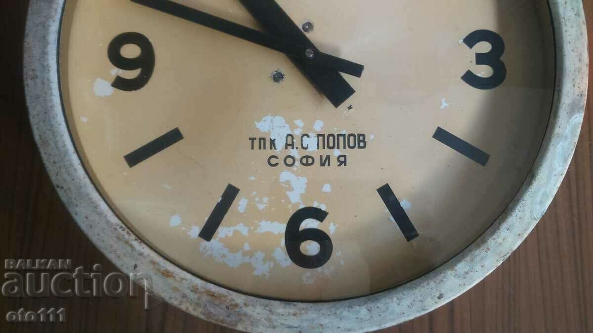 Delivery of OLD STATION CLOCK Delivery of OLD STATION CLOCK